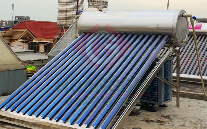 Hoàng Gia Solar hoàn thành hệ thống heatpump dân dụng cho hộ gia đình tại Vĩnh Tiến, Hải Phòng. Hệ thống sử dụng bình bảo ôn 150L kết hợp dàn ống năng lượng mặt trời, máy bơm nhiệt JKA Sun 1.5 HP